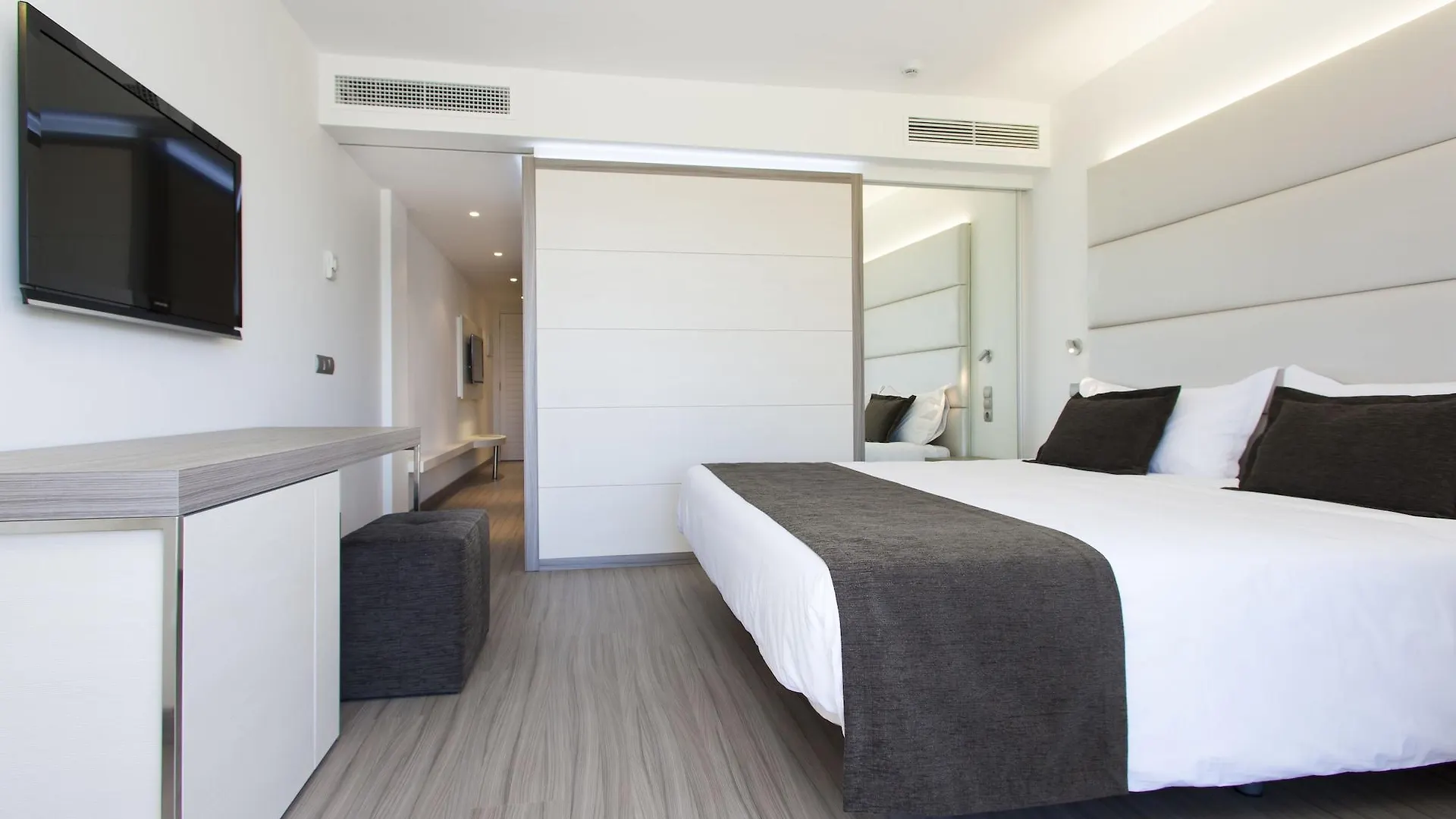 Hotel Insotel Cala Mandia Resort