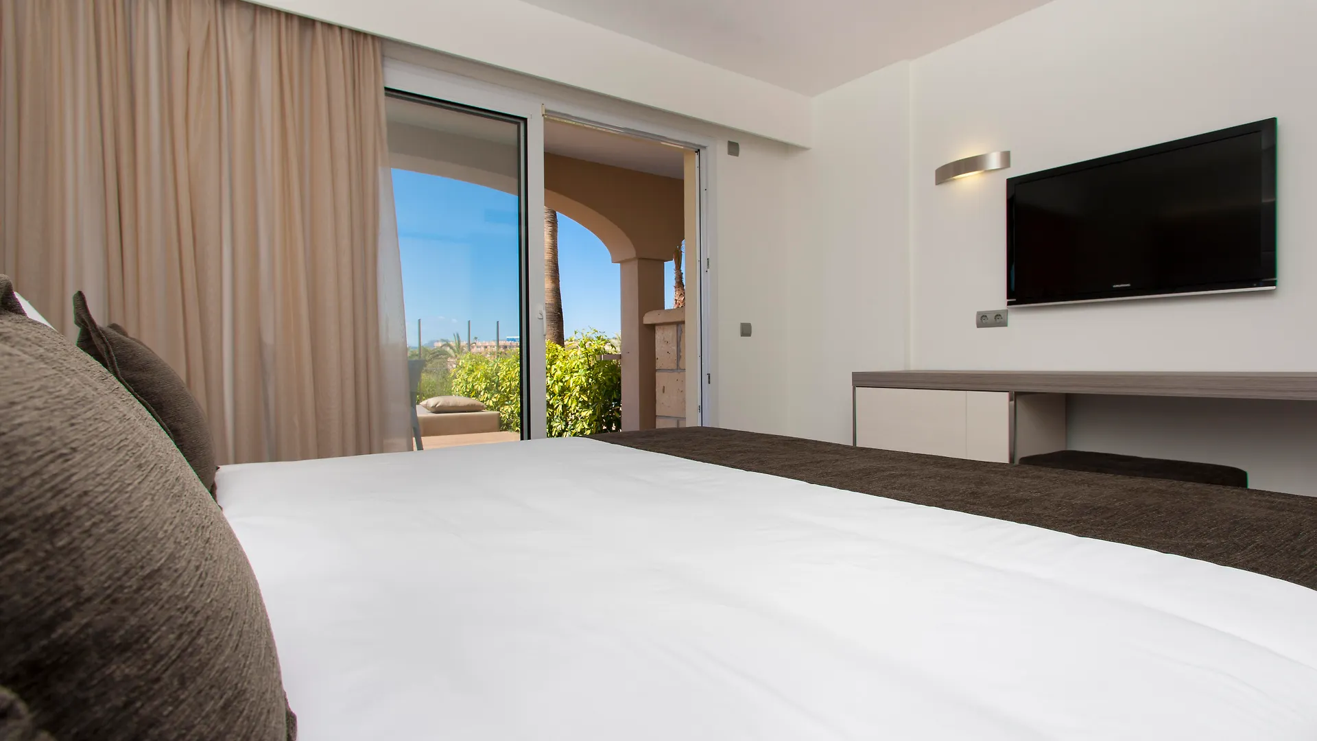 Hotel Insotel Cala Mandia Resort
